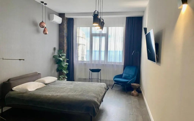14 Floor Apart