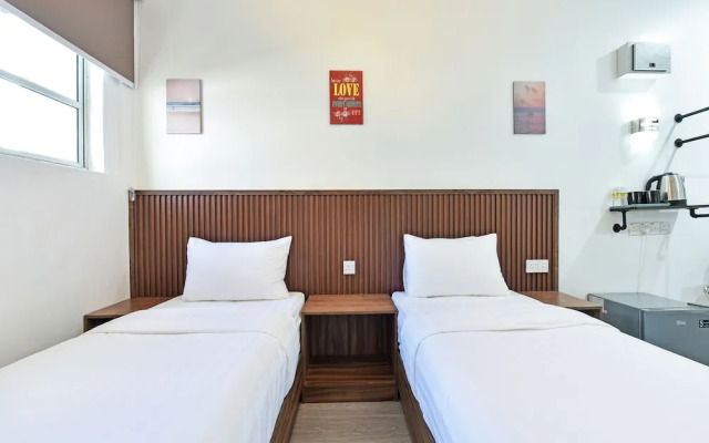 Capital O 90882 Padi Hotel