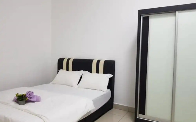 OYO Home 90418 Suriamas Suites Condominium 1