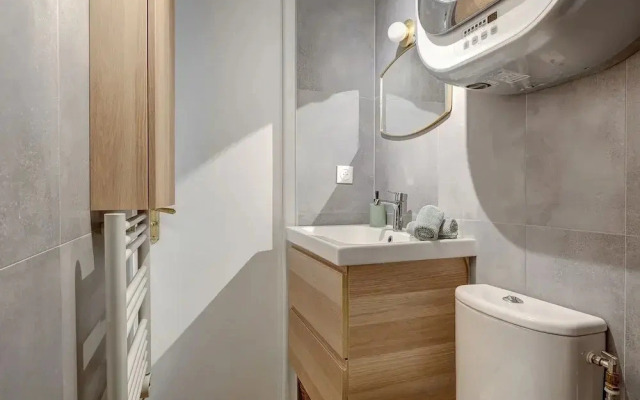 Charming Le Marais Mezzanine Studio