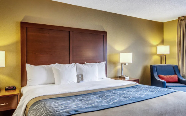Baymont Inn and Suites Grafton
