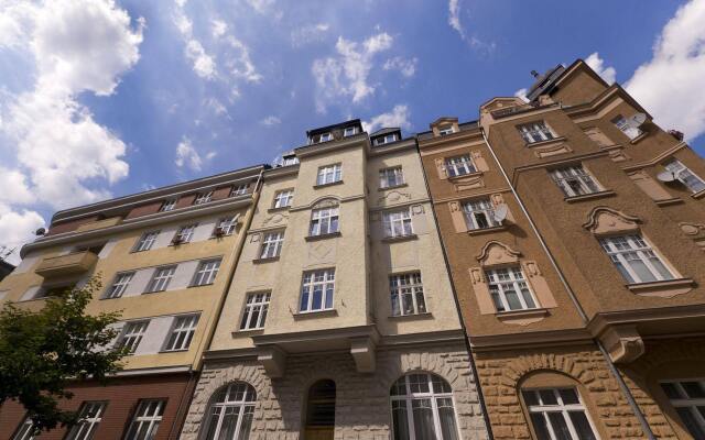 Отель Karla Capka Street Чехия, Карловы Вары - 1 отзыв об отеле, цены и фото номеров - забронировать отель Karla Capka Street онлайн вид на фасад