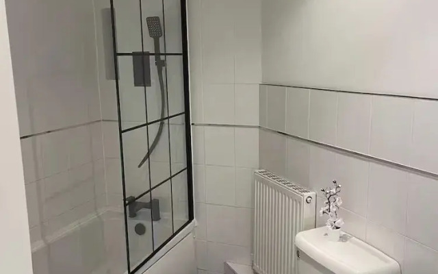 Spacious Comfortable Central Derby 2-bed Apartment