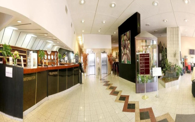 Hotel Tristar