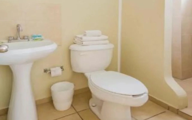 Hotel Mateos 1215