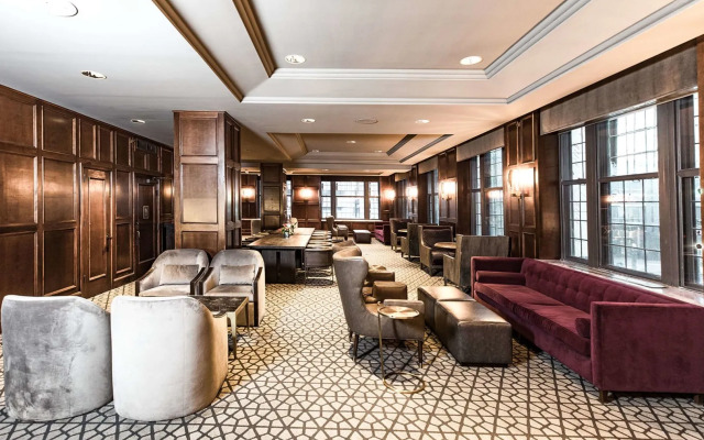 Hotel Phillips Kansas City Curio Collection by Hilton