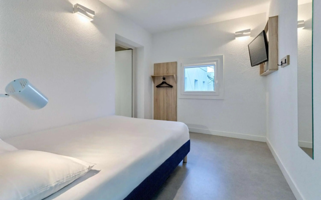 Hotel Kyriad Direct Moulins Sud