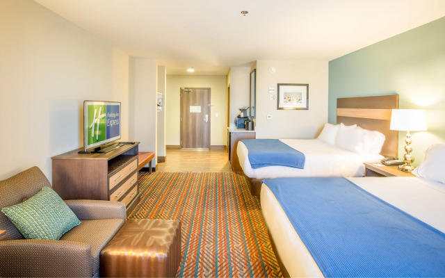 Holiday Inn Express Wichita South by IHG