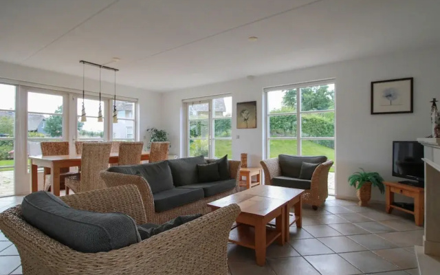 Thatched Villa With Bath in a Holiday Park