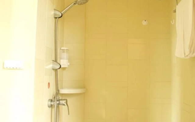Nanchang Huyou Boutique Hotel Bayi Square Railway Station
