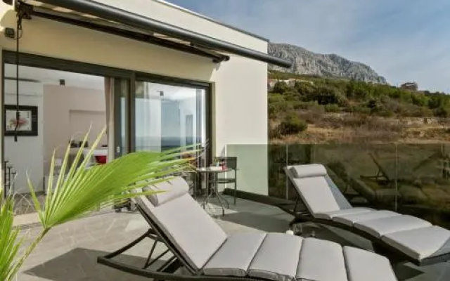 Luxury Villa Happiness