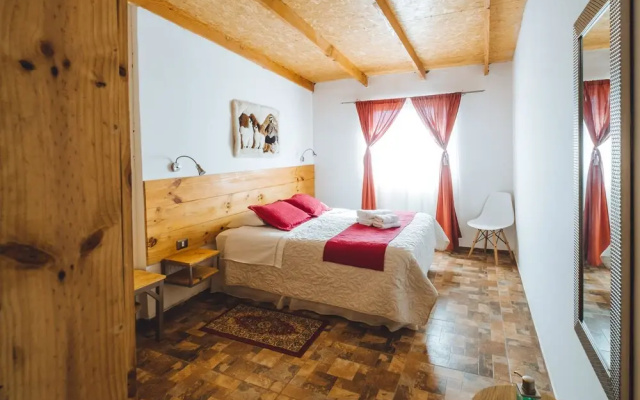 Peumayen Atacama / Hostal & Cabaña
