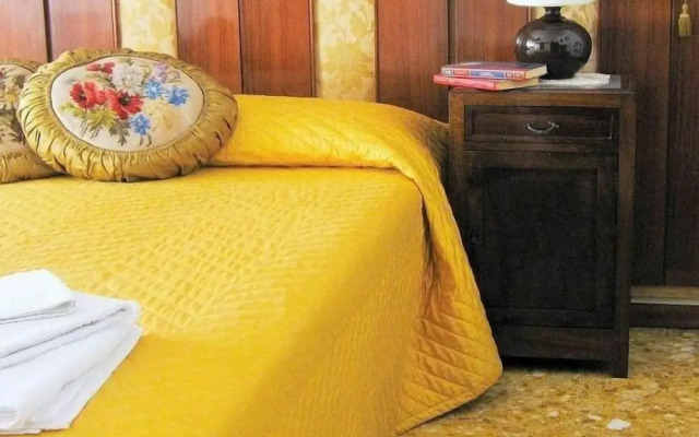 Romulus Rex Bed And Breakfast