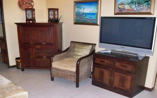 Peninsula 14D