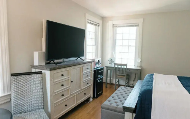 The Carriage House Inn Bed and Breakfast