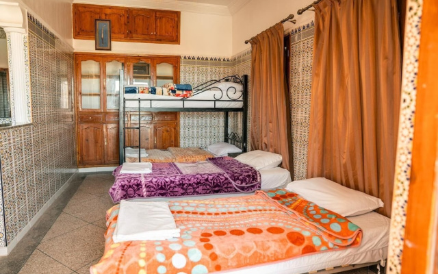 Asafar Apartments & Hostel