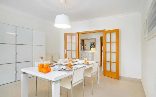 WHome Family Holidays w/ S-Pool, AC, Elevator & Garage