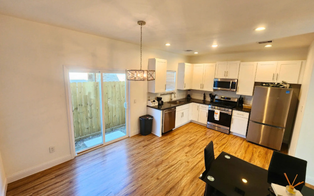 Modern 3 Bedroom Retreat in Pearland