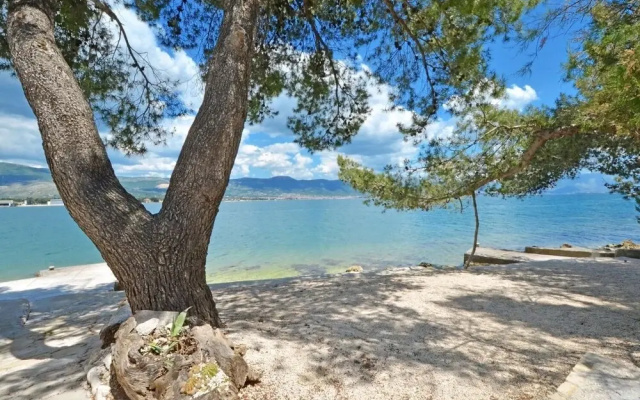 Žana - Close to Beach - A2 Mali
