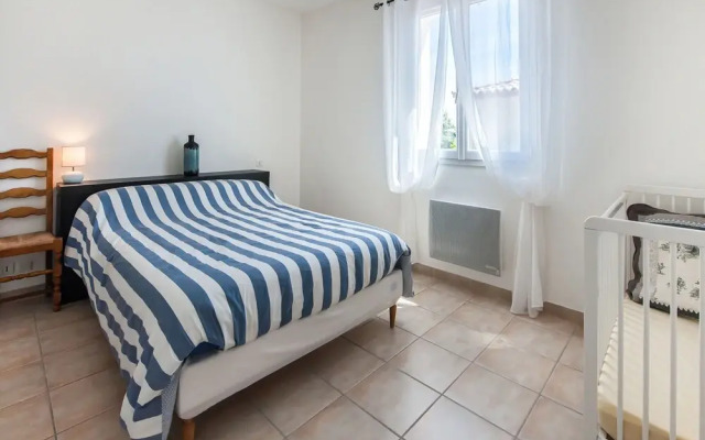 Spacious Holiday Home in Aigues Vives