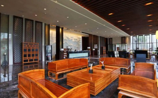 Jinfoshan Liangjiang Holiday Hotel