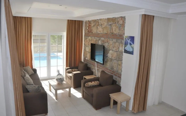 Ashella Villa by Angel Rentals