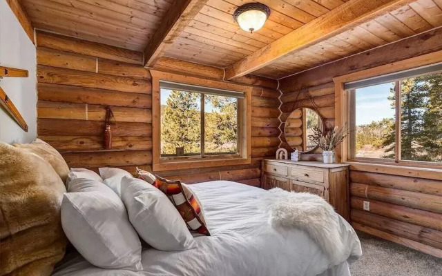 Blue River Hideaway by Boutiq