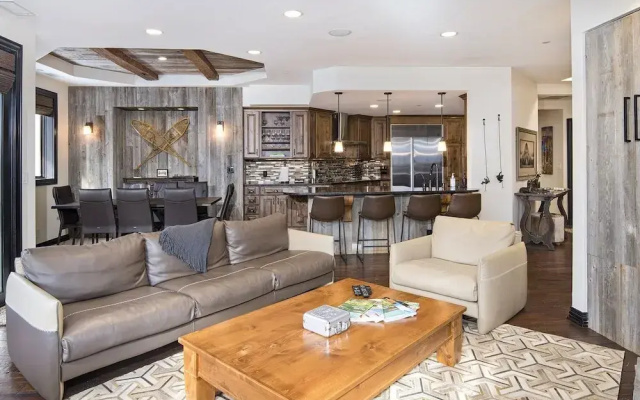 26 Avondale Lane. 3 Bedroom Condo by RedAwning