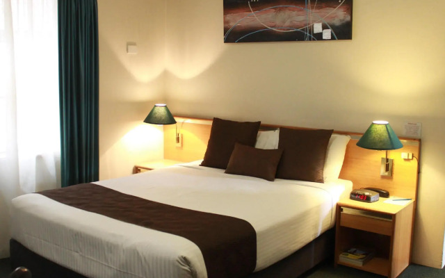 Mid City Motor Inn