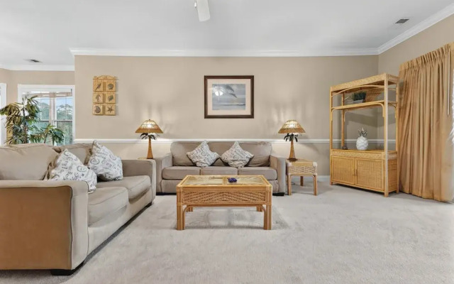 Magnolia Pointe Luster Leaf 4821-301