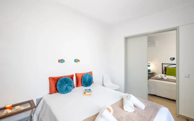 Townhouse Aqua