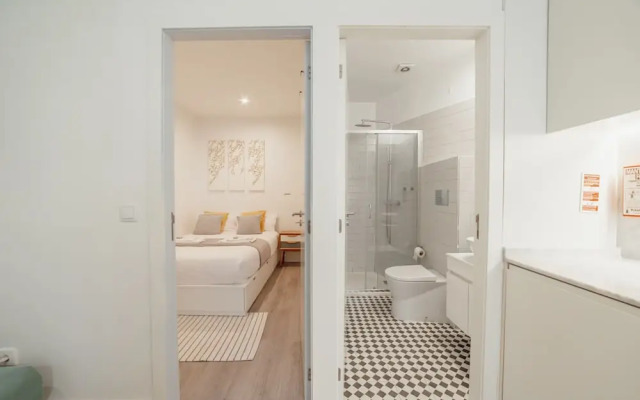 Downtown Cosy Apartment by Vacationy