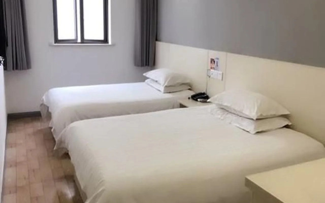 海友酒店(上海莘庄地铁站店)