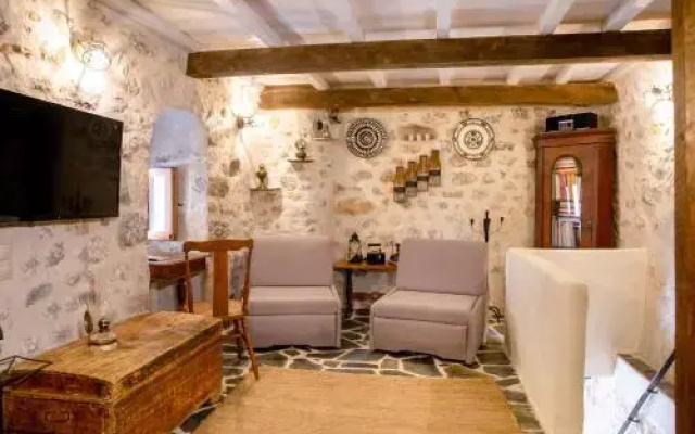 Dandy Villas Mani - Old Tower House - Fireplace - Pool