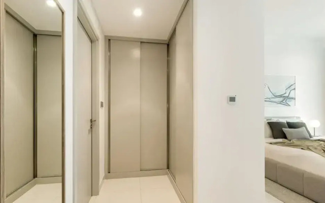 Modern 2BR w Direct Beach Access Emaar Beachfront