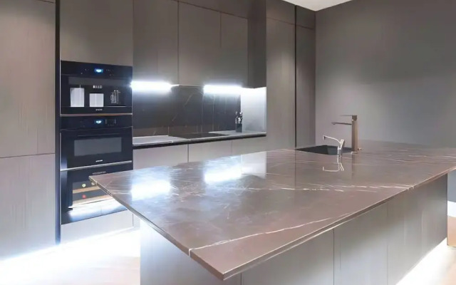 Soho Living 2-Bedroom Apartment in Soho