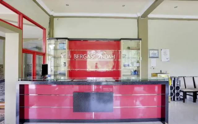 OYO 4014 Hotel Bergas Indah