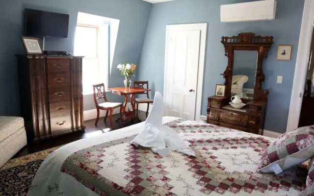 Brinckerhoff Inn