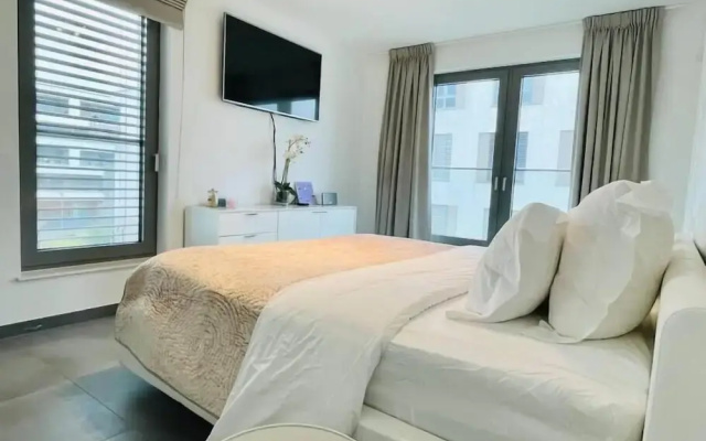 Luxury 3 bedrooms- Terrace and Parking