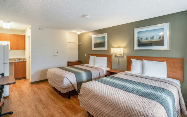 HomeTowne Studios by Red Roof Spokane - Valley
