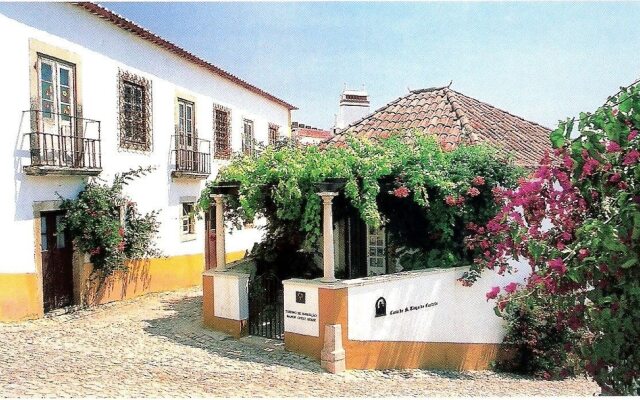 Отель Casa de S. Thiago do Castelo вид на фасад