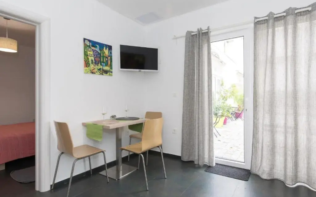 Apartment Lauro Opatija, ground floor, parking, near sea