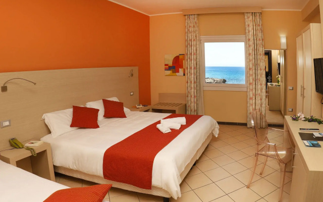 Janus Hotel