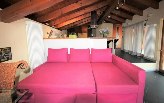 Giglio Flat With Wonderful Lake View and Jacuzzi