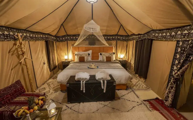 Sahara dunes Luxury Camp