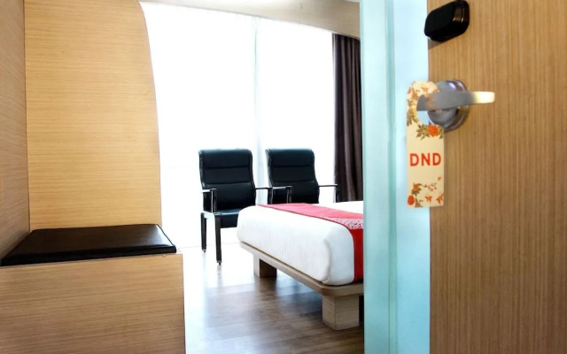 Capital O Business Hotel