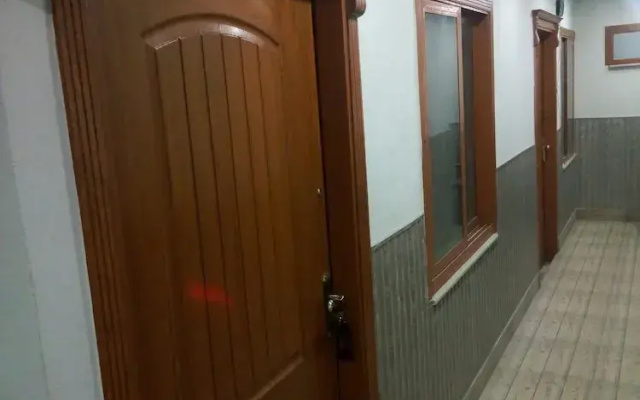 Hotel Kashmir Inn