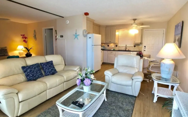 Cheryl's Bonita Beach & Tennis Condo