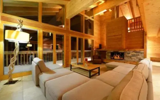 Chalet Egg