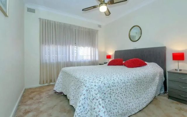 Quarterdeck, Unit 3/12 Magnus Street